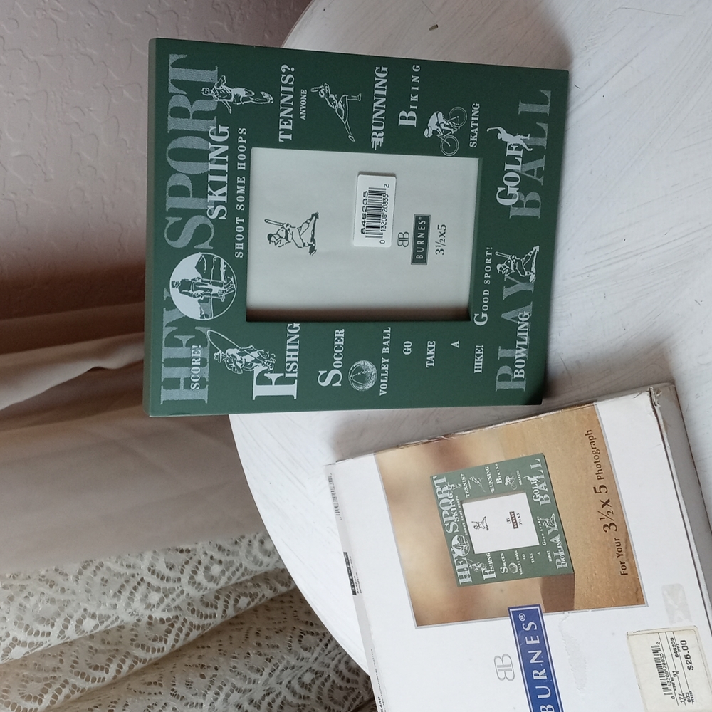 NIB Burnes Wooden Picture Frame